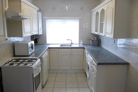 3 bedroom terraced house to rent, Bower Way, Slough