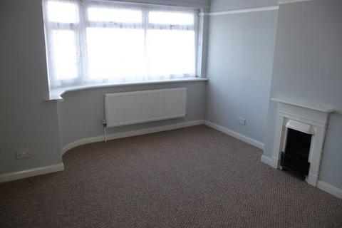 3 bedroom terraced house to rent, Bower Way, Slough