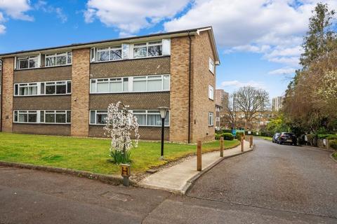 3 bedroom ground floor flat for sale, Christchurch Park, Sutton
