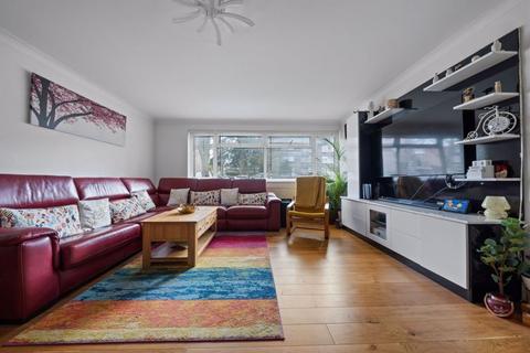 3 bedroom ground floor flat for sale, Christchurch Park, Sutton