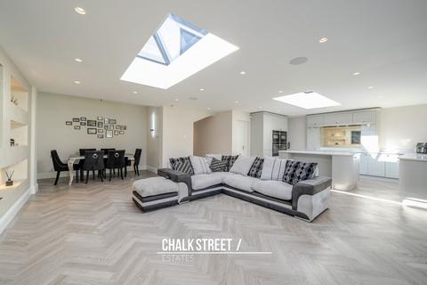 34 Beverley Gardens, Hornchurch, RM11 3PA