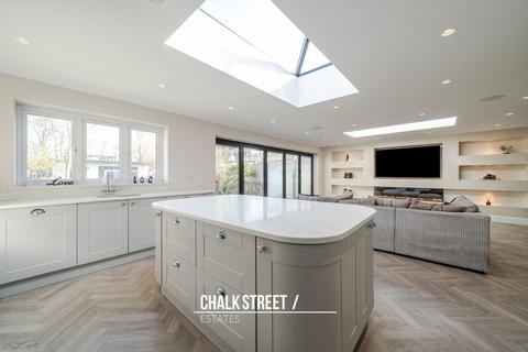 34 Beverley Gardens, Hornchurch, RM11 3PA