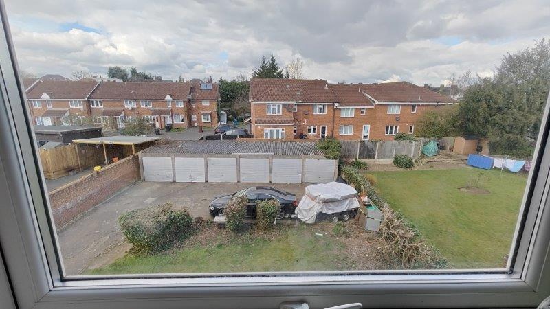 Rear garage aspect