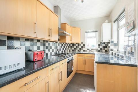 3 bedroom terraced house to rent, City Road, Sheffield