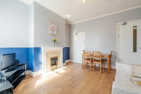 3 bedroom terraced house to rent, City Road, Sheffield