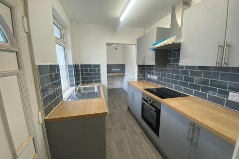 2 bedroom terraced house to rent, Albert Avenue, Wellsted Street, Hull, HU3 3AP