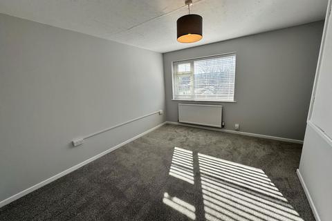 27 Basingstoke Close, Freshbrook, Swindon, SN5 8RB