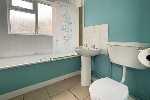 2 bedroom terraced house to rent, New Street, Gloucester