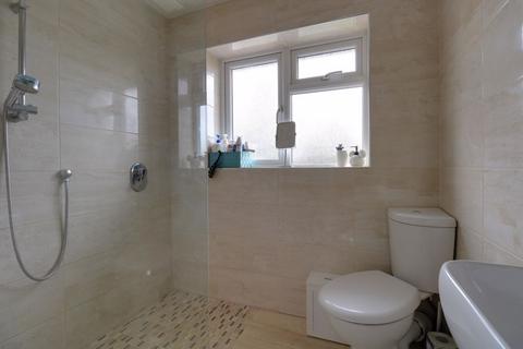 2 Field Close, Harlington, Hayes, UB3 5ND