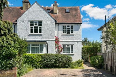 39a Manor Drive, Surbiton, KT5 8NF
