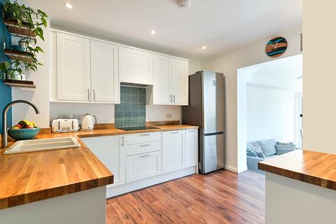 39a Manor Drive, Surbiton, KT5 8NF