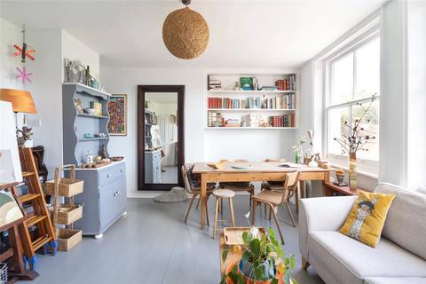 St. Quintin Avenue, London, W10