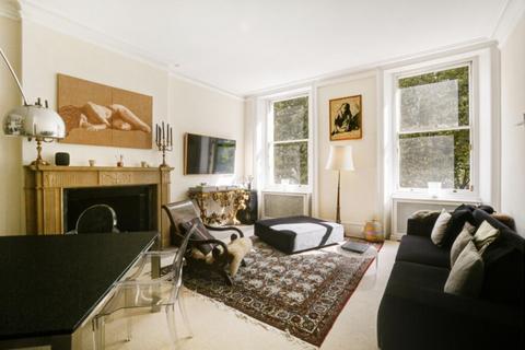 2 bedroom flat for sale, Ennismore Gardens London