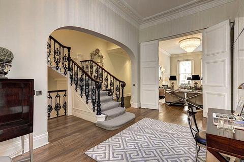 6 bedroom house to rent, Princes Gate, London, SW7