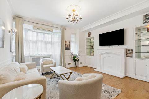 4 bedroom flat to rent, Brompton Road, London, SW3