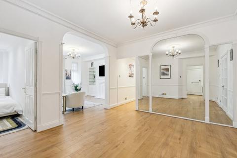 4 bedroom flat to rent, Brompton Road, London, SW3