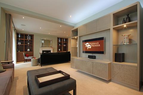 3 bedroom flat to rent, Ennismore Gardens, London, SW7