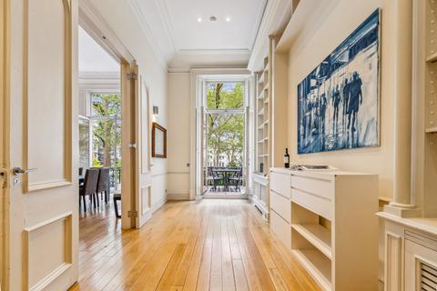2 bedroom flat to rent, Ennismore Gardens, London, SW7