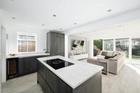 4 bedroom semi-detached house for sale, Cricketers Row, Herongate, CM13
