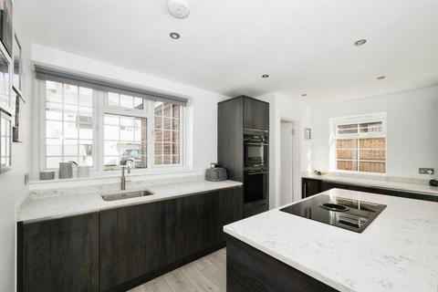 4 bedroom semi-detached house for sale, Cricketers Row, Herongate, CM13