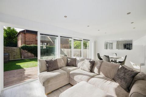 4 bedroom semi-detached house for sale, Cricketers Row, Herongate, CM13