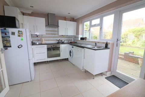 3 bedroom semi-detached house for sale, Luton LU2