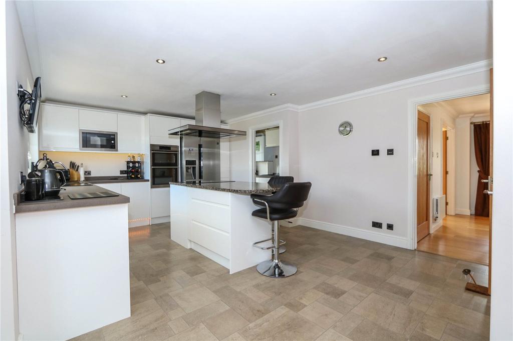Kitchen/Breakfast Rm