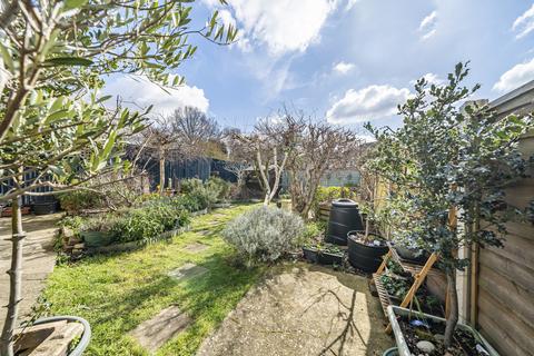 185 Moremead Road, London, SE6 3LU
