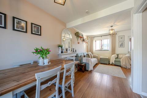 30 Allerton Close, Rochford, SS4 3AR