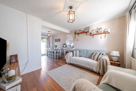 30 Allerton Close, Rochford, SS4 3AR