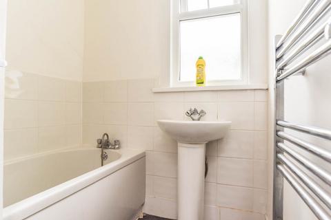 2 bedroom apartment for sale, London N12