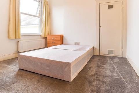 2 bedroom apartment for sale, London N12
