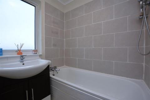 98 Sheldrick Close, London, SW19 2UH