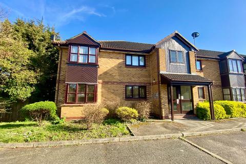 Holland Close, Romford