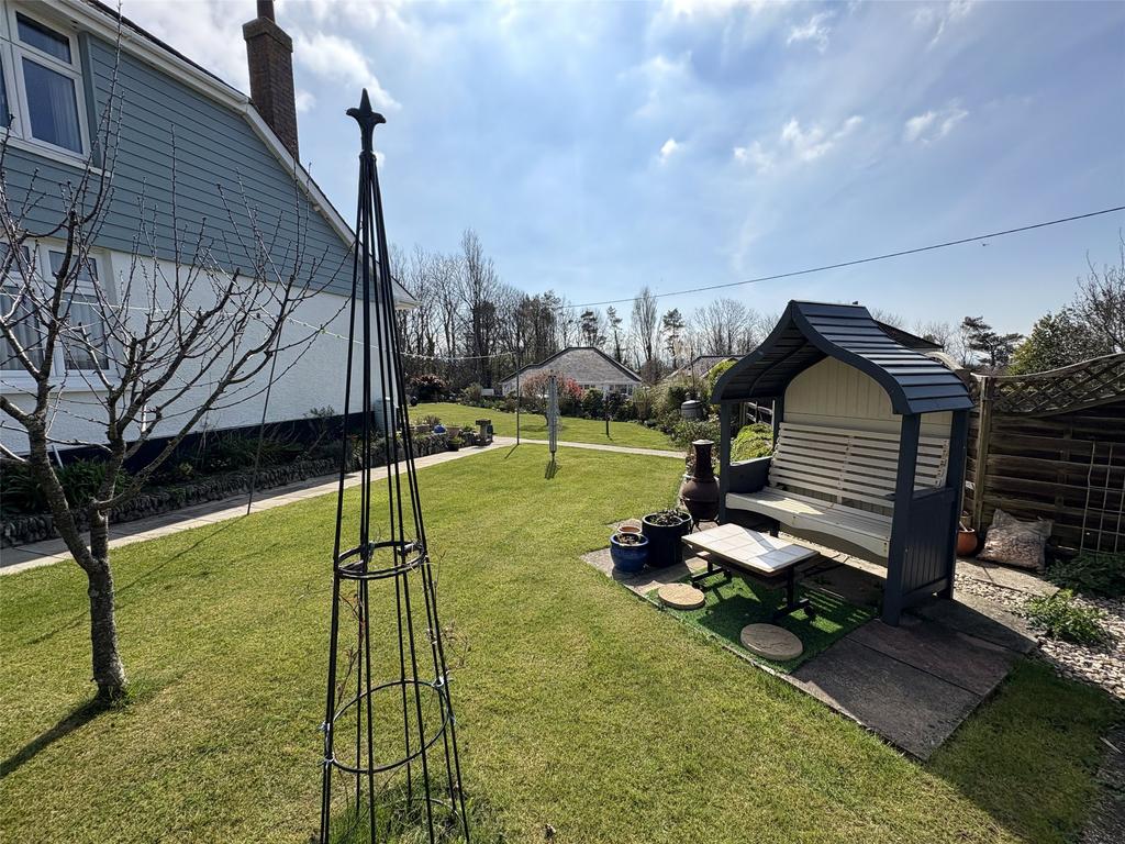 Garden To Side