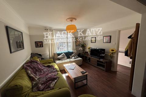undefined, SE17