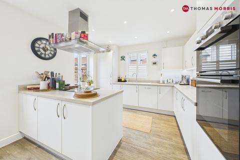4 bedroom detached house for sale, Binder Place, Bedfordshire SG18