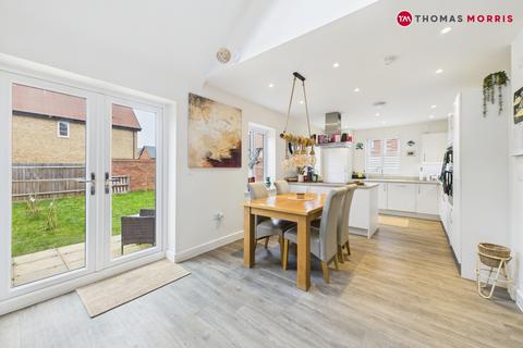 4 bedroom detached house for sale, Binder Place, Bedfordshire SG18