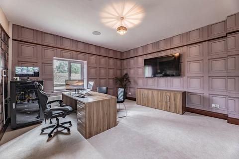 6 bedroom property with land to rent, Cuckstool Lane, Burnley BB12