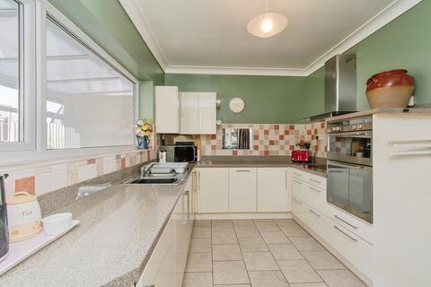 4 bedroom bungalow for sale, Spittal Hardwick Lane, West Yorkshire WF10