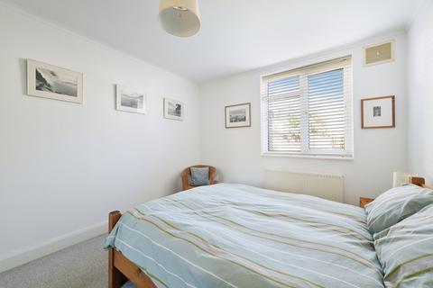 5 Rosebery Close, Morden, SM4 4NR