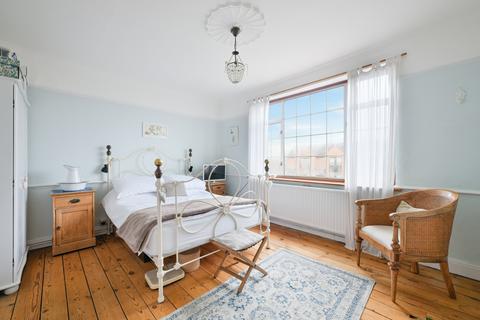 220 Ridge Road, Sutton, SM3 9LY