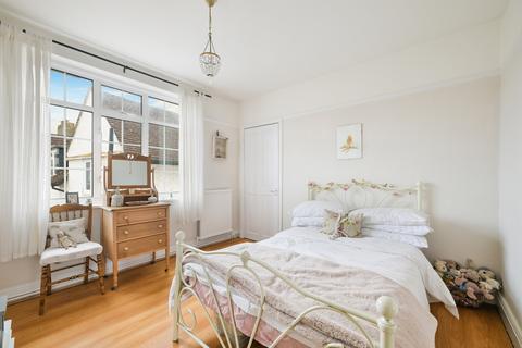 220 Ridge Road, Sutton, SM3 9LY