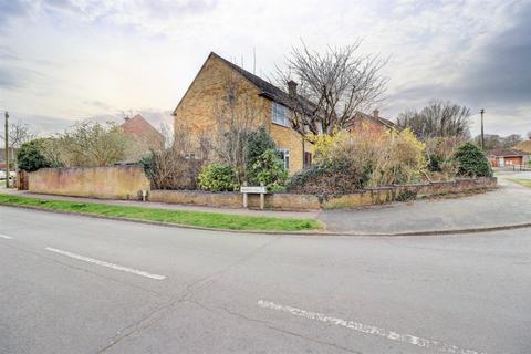 4 bedroom semi-detached house for sale, Cedar Avenue, High Wycombe HP15