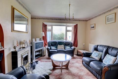 4 bedroom semi-detached house for sale, Cedar Avenue, High Wycombe HP15