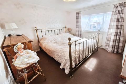 25 Tulliver Road, Nuneaton, CV10 7AL