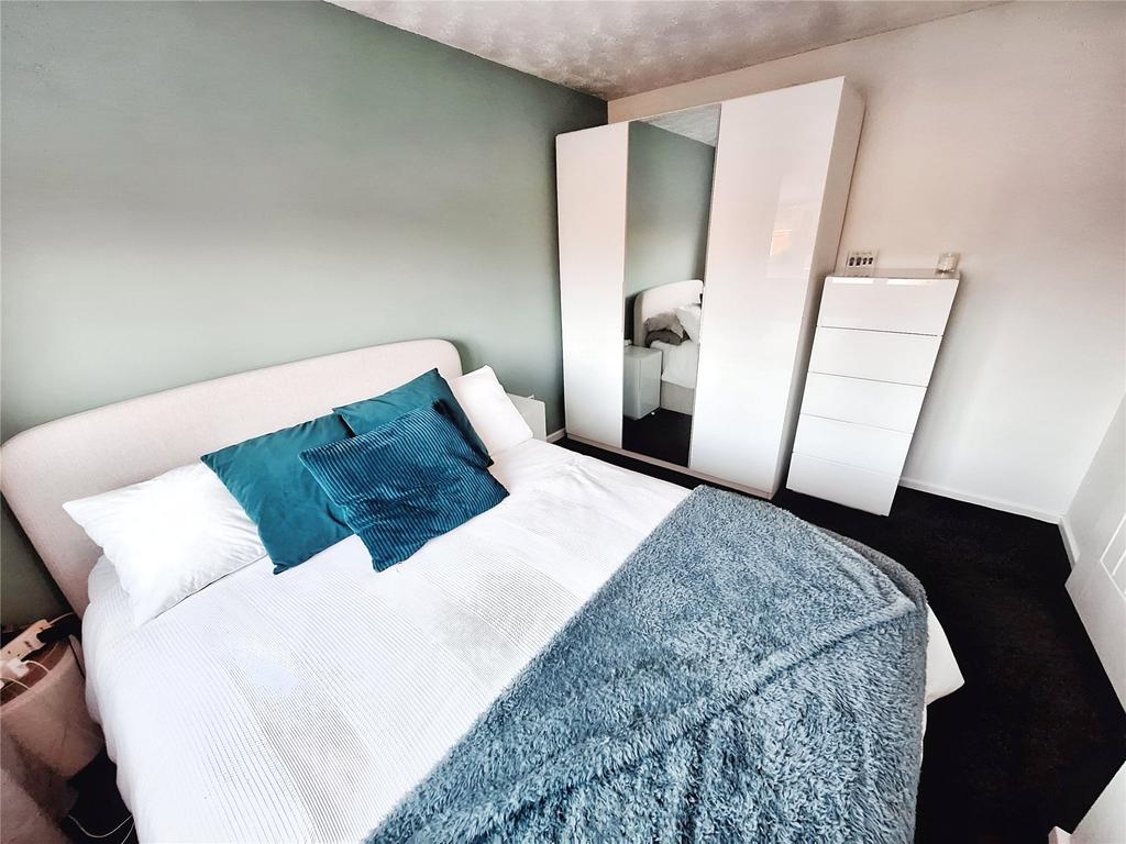 Bedroom Pic 2