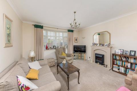 37 Deneway, Rowlands Gill, NE39 1BB