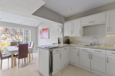 15 Maylea Drive, Otley, LS21 3ND