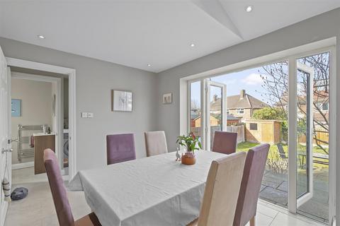 15 Maylea Drive, Otley, LS21 3ND